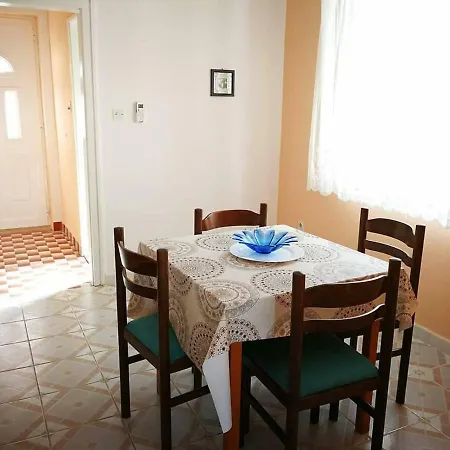 Rija 3 *